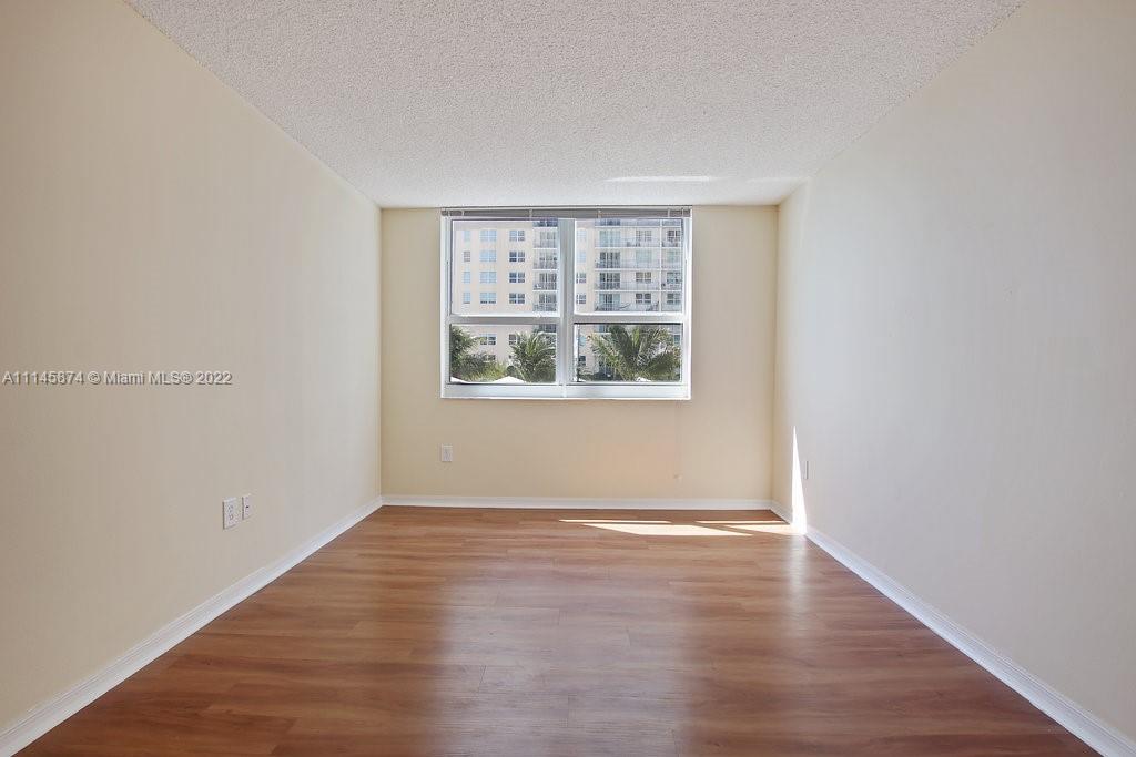 Yacht Club Brickell - Residential Lease