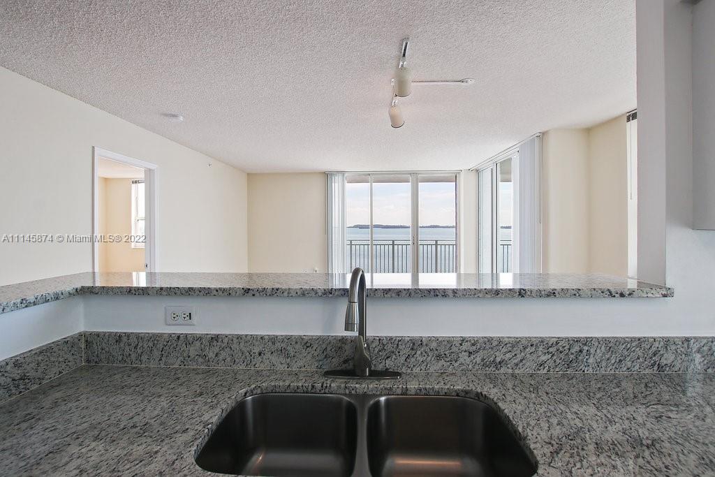 Yacht Club Brickell - Residential Lease