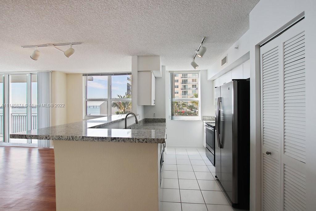 Yacht Club Brickell - Residential Lease