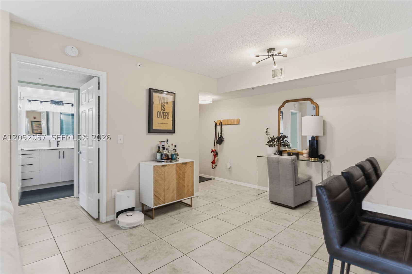 ROYAL GRAND CONDO - Residential Lease