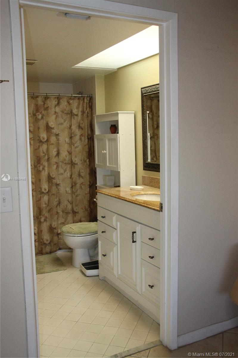 SUFFOLK AT CENTURY VILLAG - Residential Lease