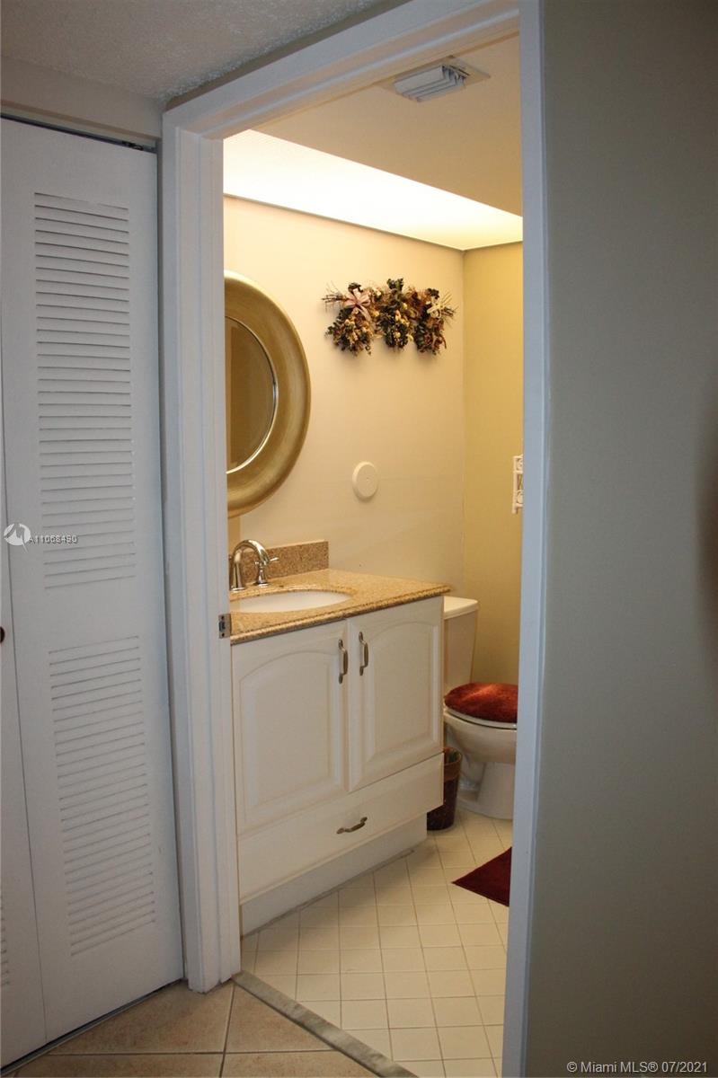 SUFFOLK AT CENTURY VILLAG - Residential Lease
