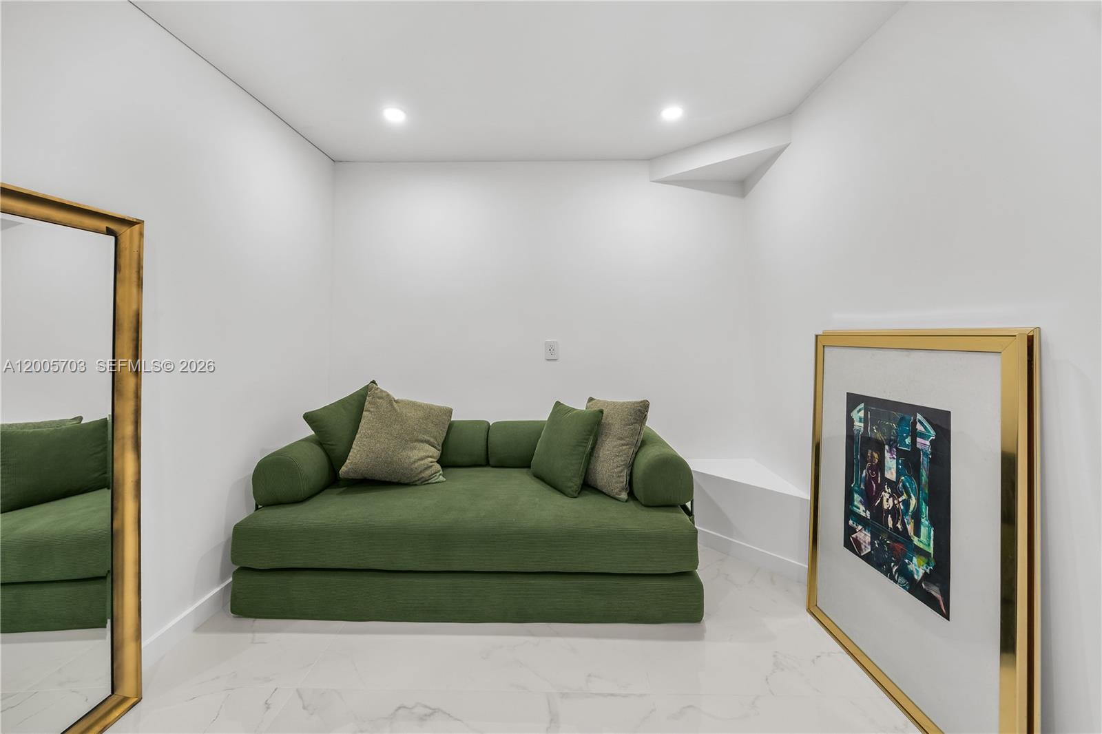 PRINCE GEORGE ARMS CONDO - Residential
