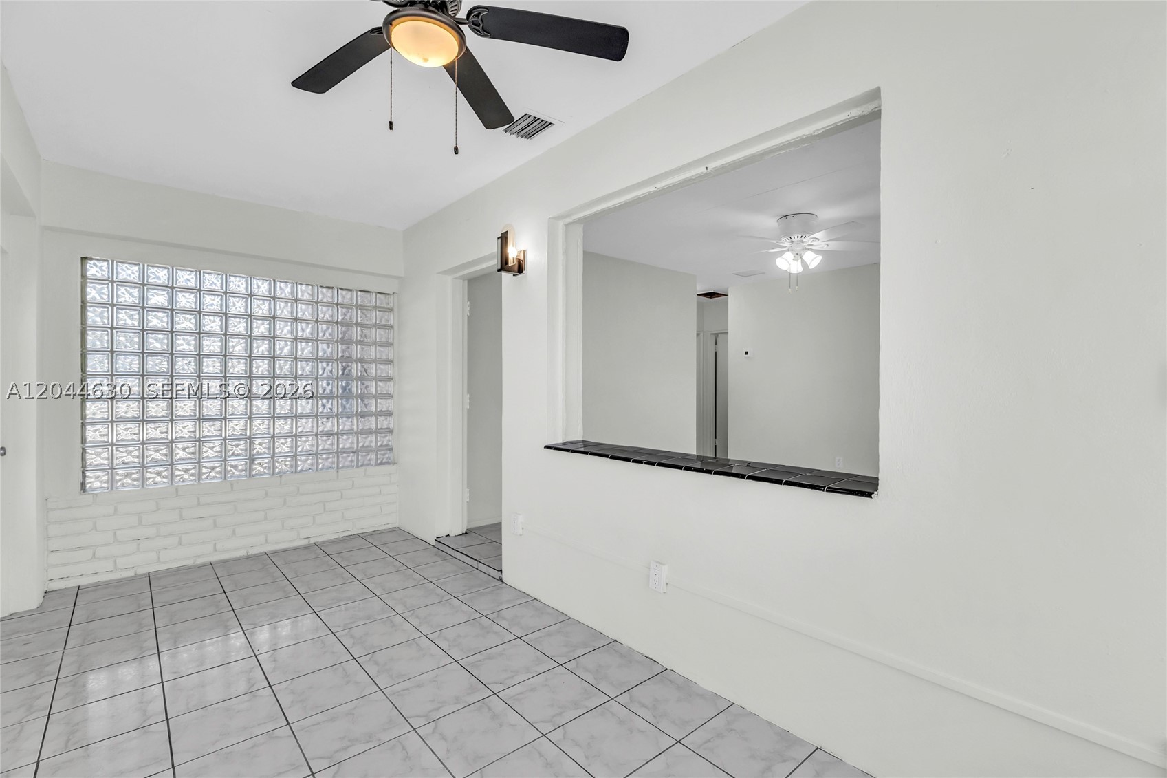 HOLLYWOOD LITTLE RANCHES - Residential