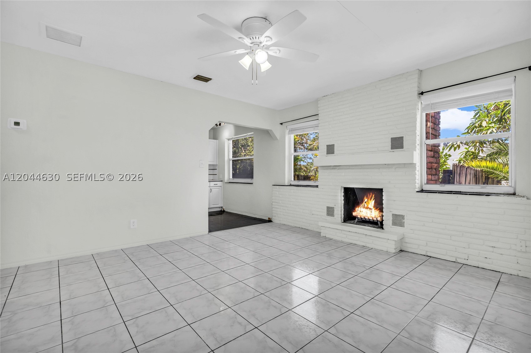 HOLLYWOOD LITTLE RANCHES - Residential
