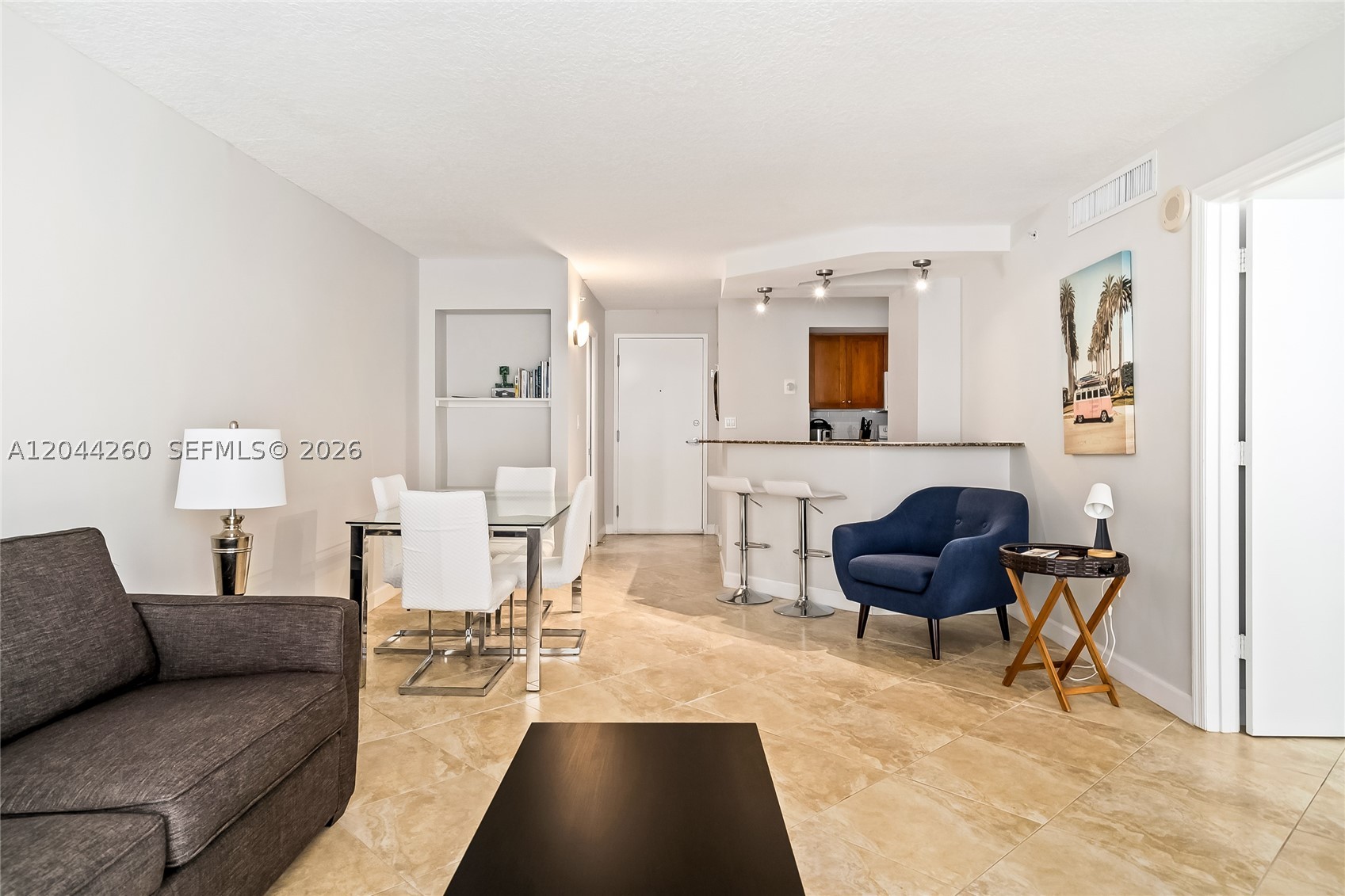 THE COLLINS CONDO - Residential