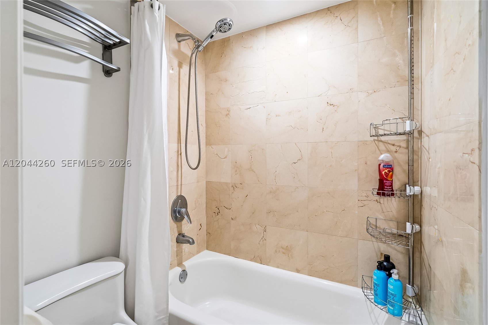 THE COLLINS CONDO - Residential