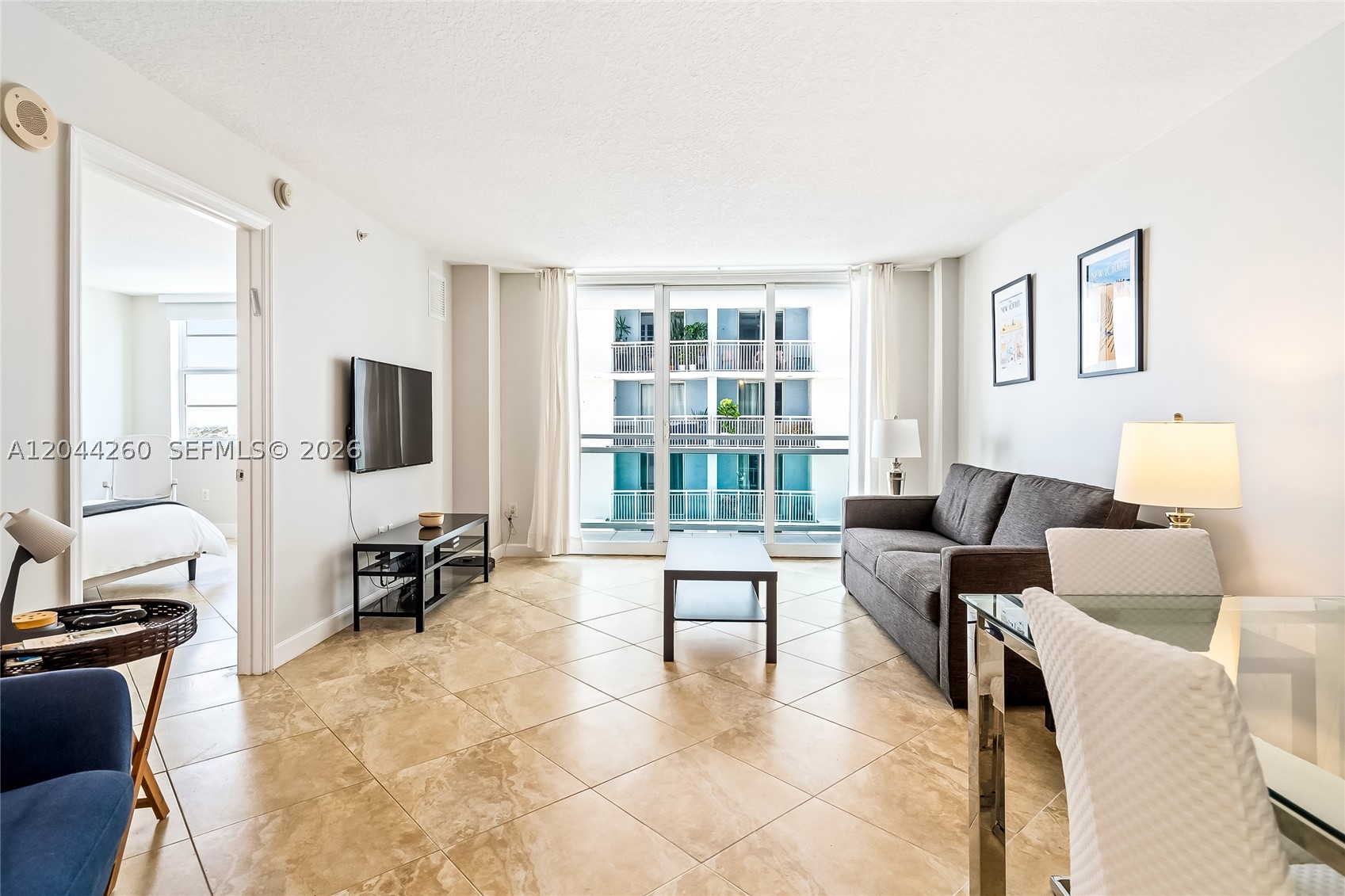 THE COLLINS CONDO - Residential