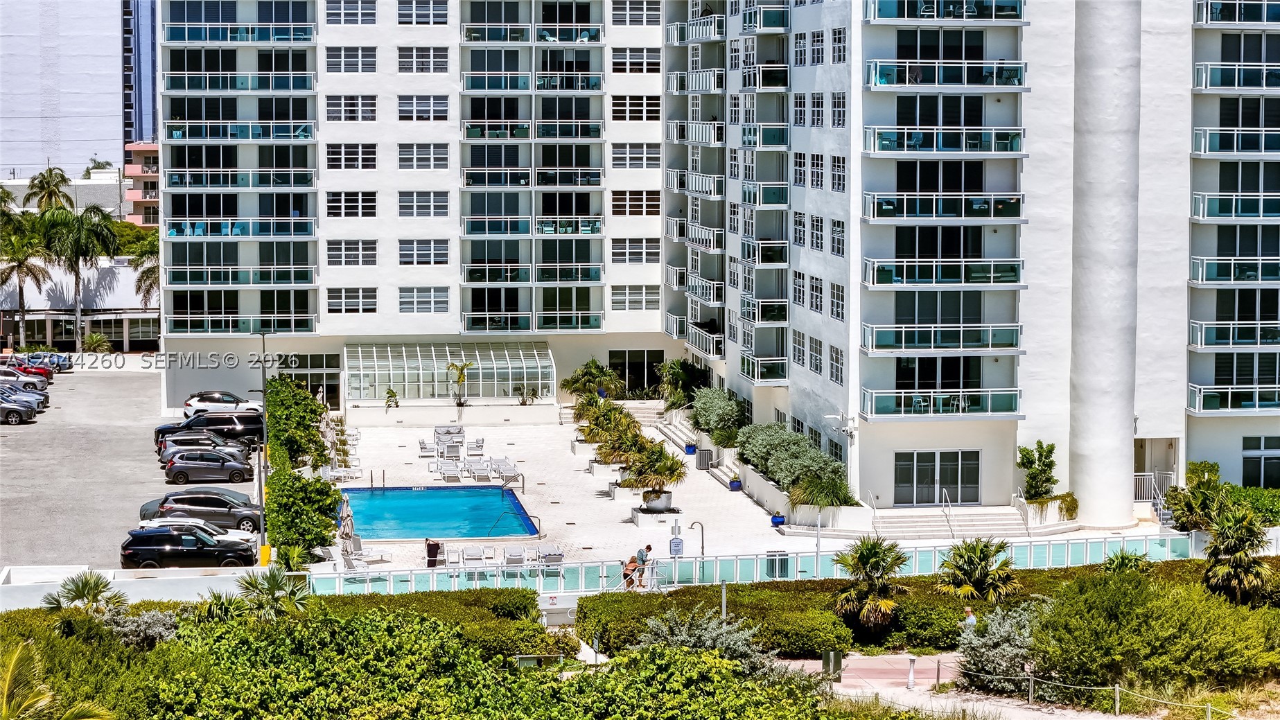 THE COLLINS CONDO - Residential