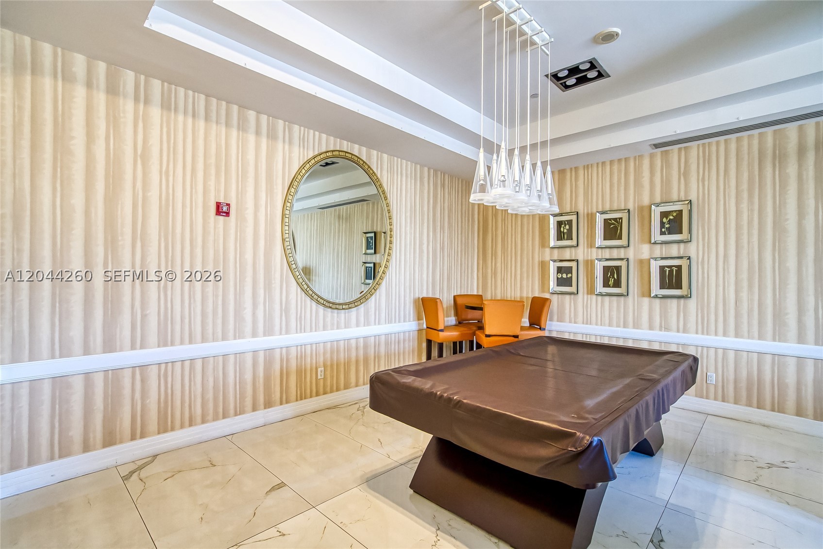 THE COLLINS CONDO - Residential
