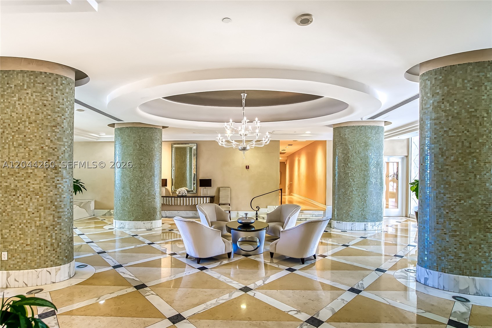 THE COLLINS CONDO - Residential