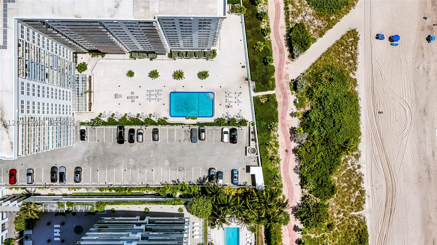 THE COLLINS CONDO - Residential