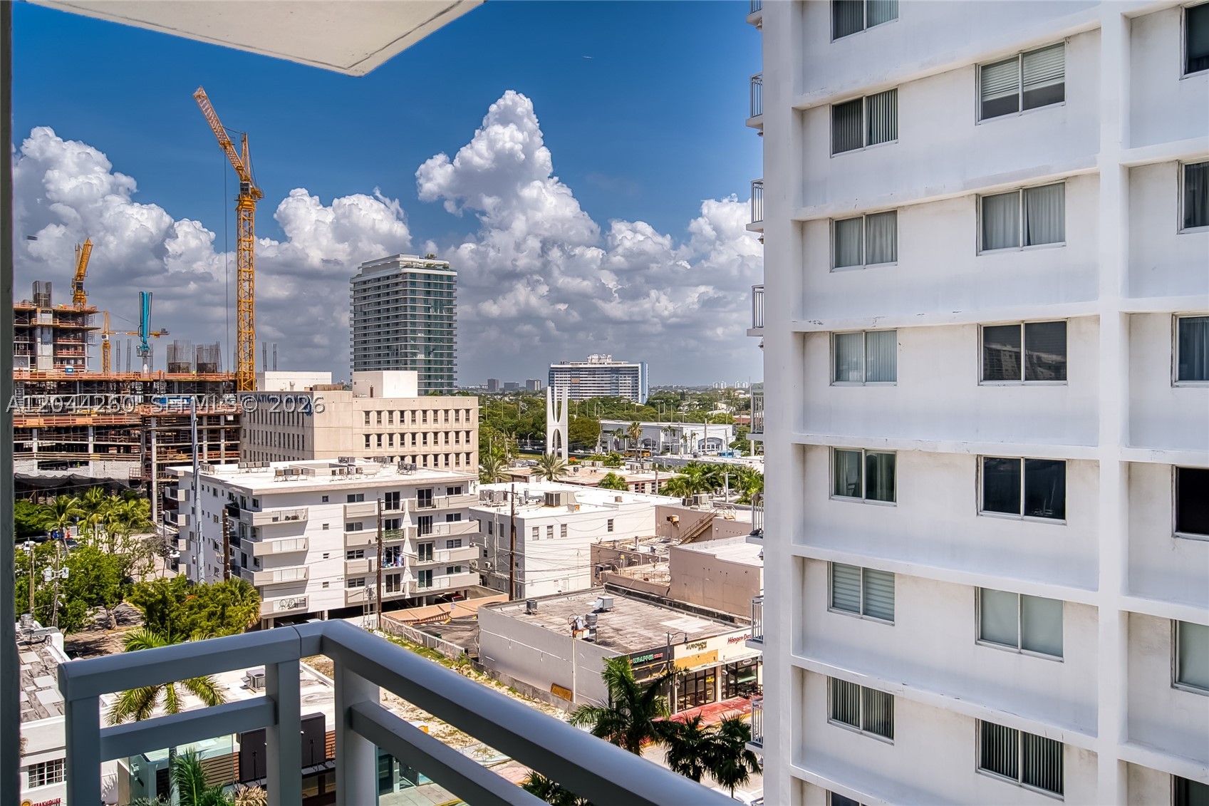 THE COLLINS CONDO - Residential