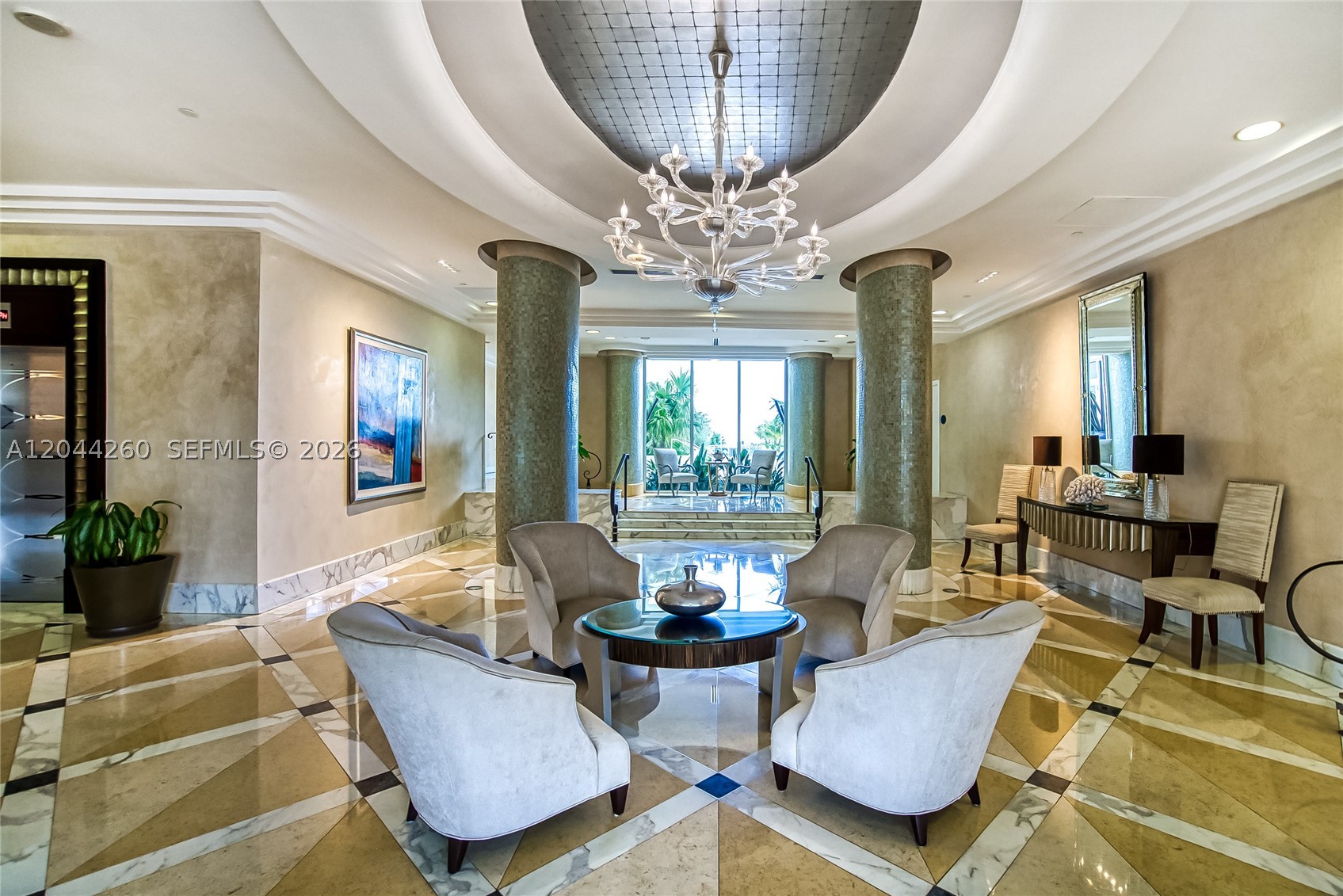 THE COLLINS CONDO - Residential