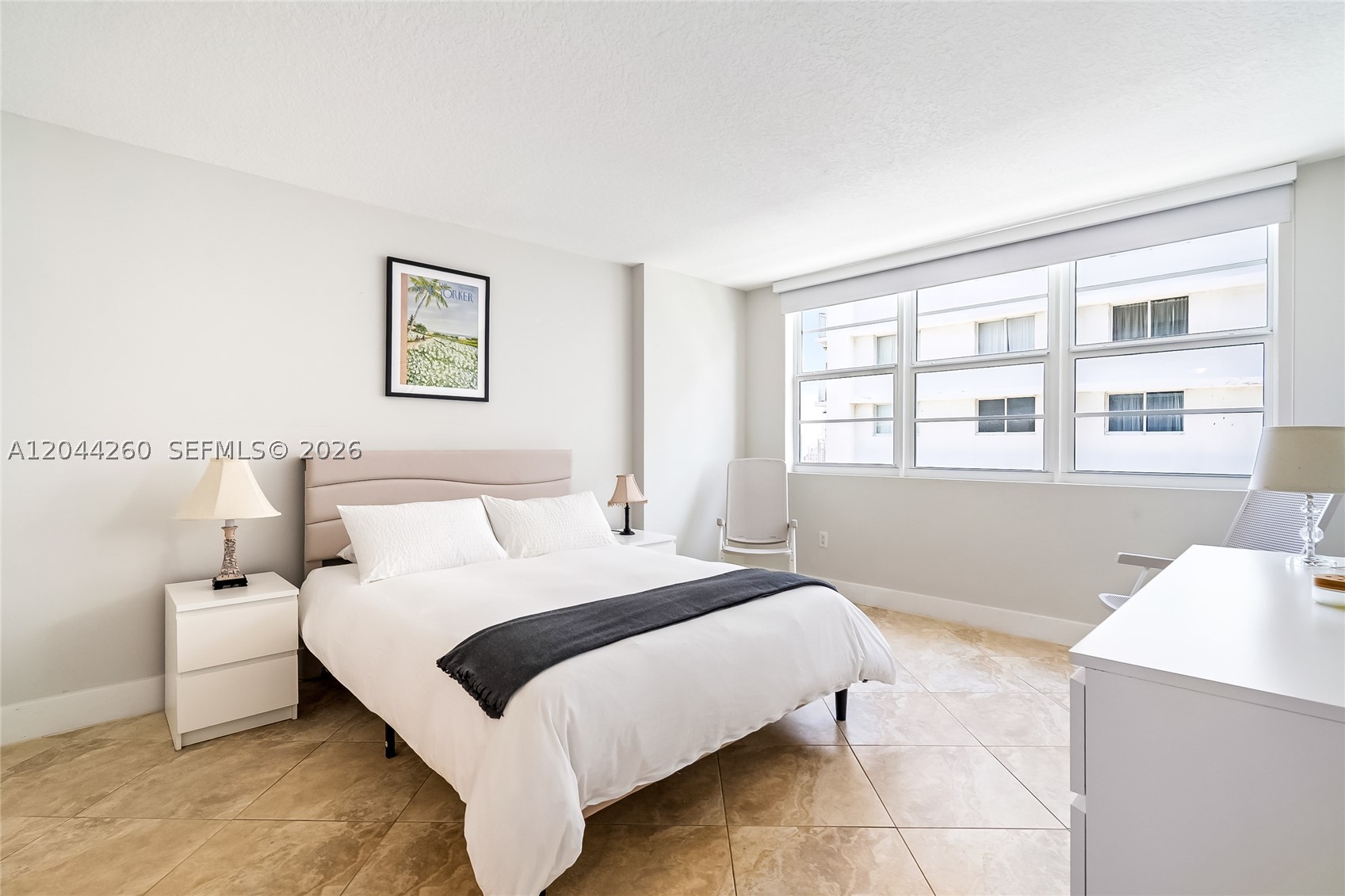 THE COLLINS CONDO - Residential