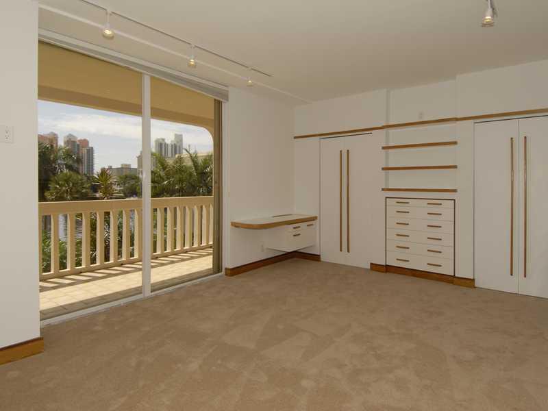 Turnberry Isle Yacht Club - Residential Lease