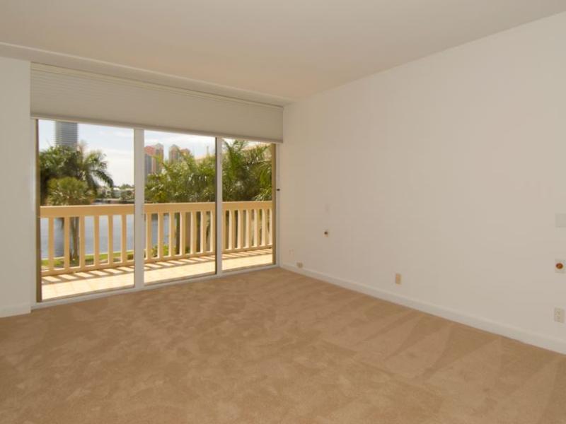 Turnberry Isle Yacht Club - Residential Lease