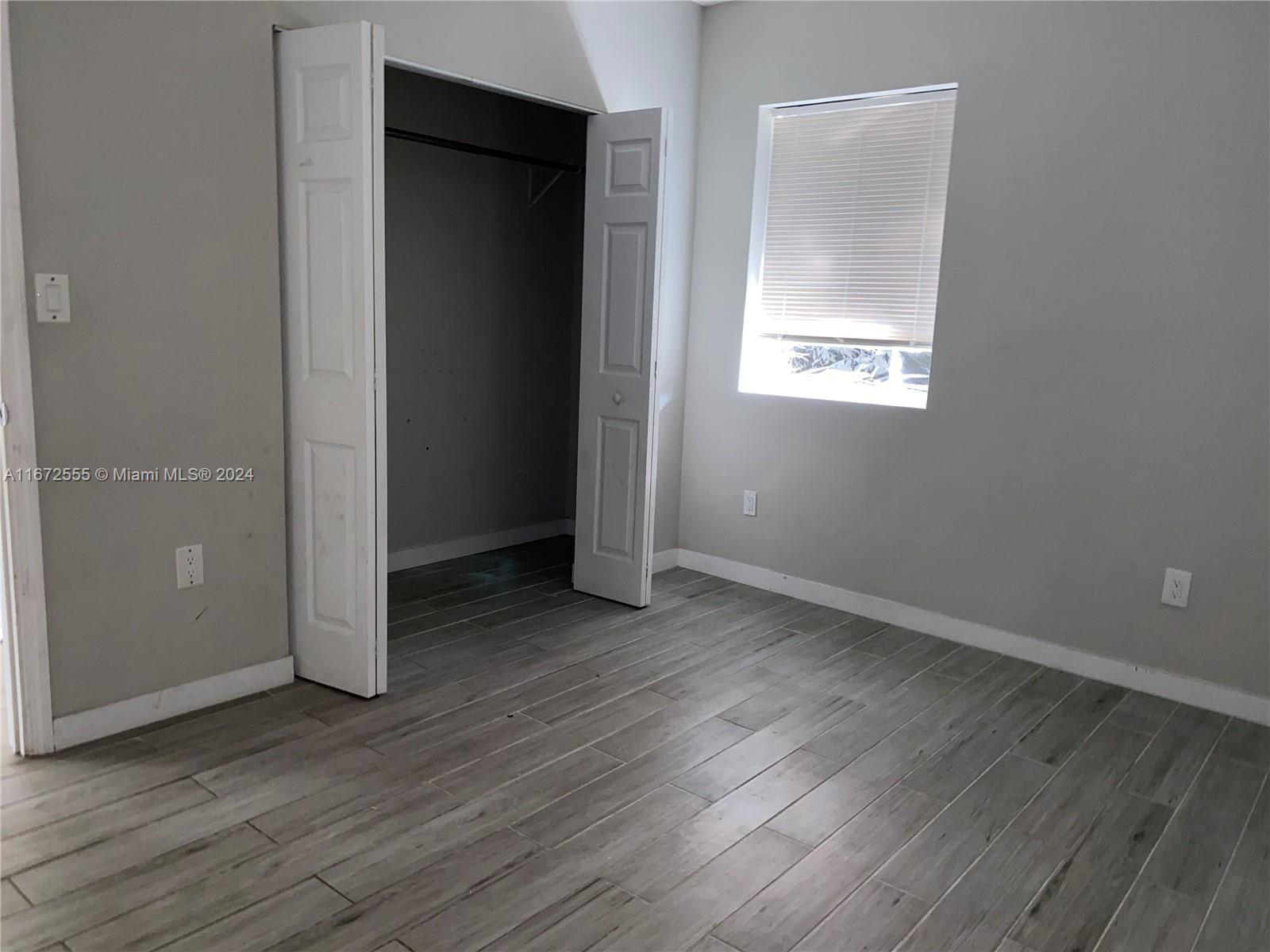 LAWRENCE ESTATE LAND CO - Residential Lease