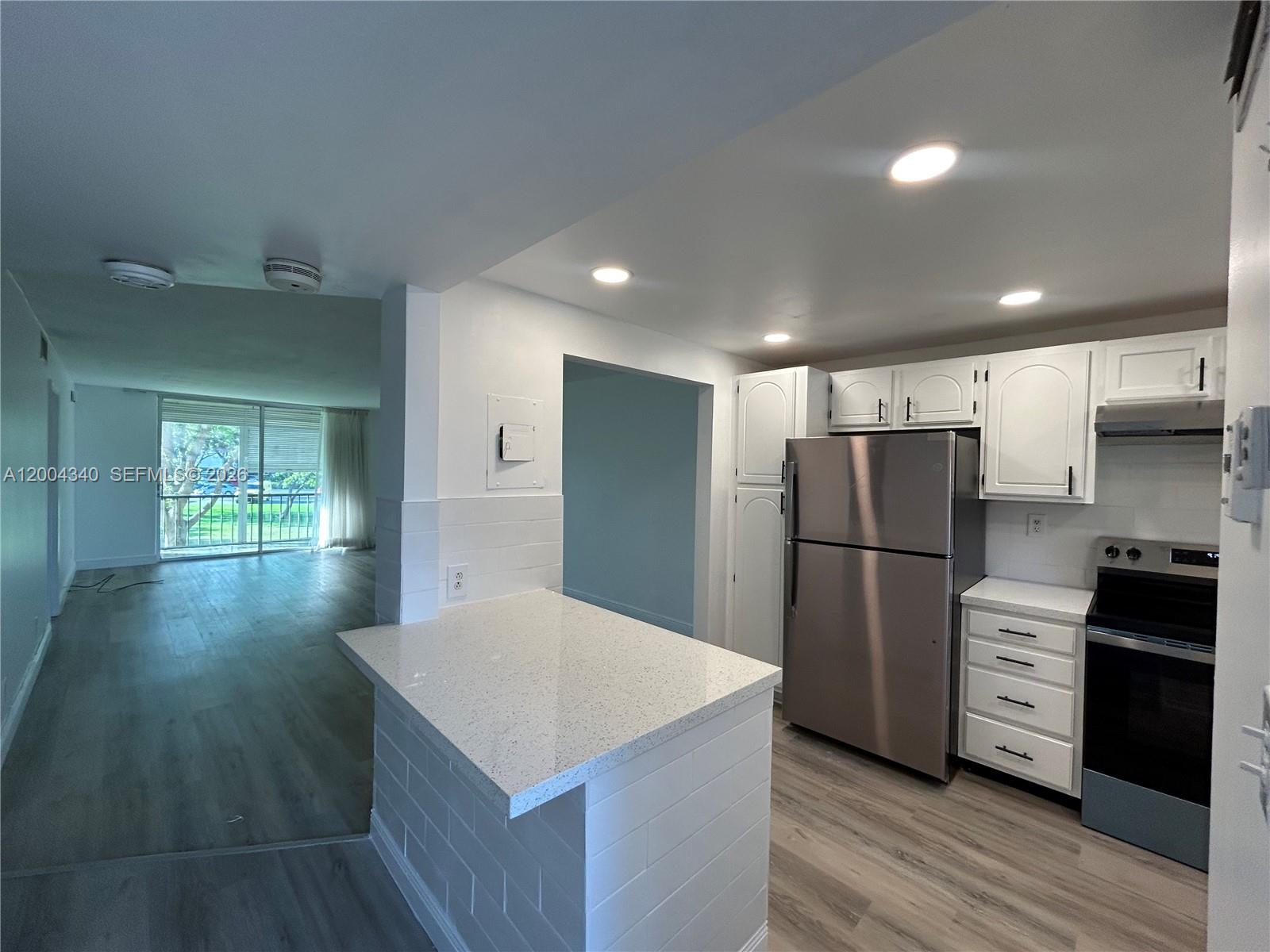 For sale and Lease! Updated with brand new kitchen appliances, luxury waterproof LVP and freshly painted! Come see this lovely 2/2 condo in wonderful Hollybrook available for immediate occupancy. Take advantage of the plethora of amenities in this truly active 55+ community. Pickle ball, golf, tennis, pools, billiards, sauna, on-site restaurants, and more are right outside your door! Please note the Hollybrook purchase requirements before submitting an offer - 700 FICO score, $73,360 Annual Income (shown on 2 prior year tax returns) OR Net Worth of $250,000+ (can be home equity).
