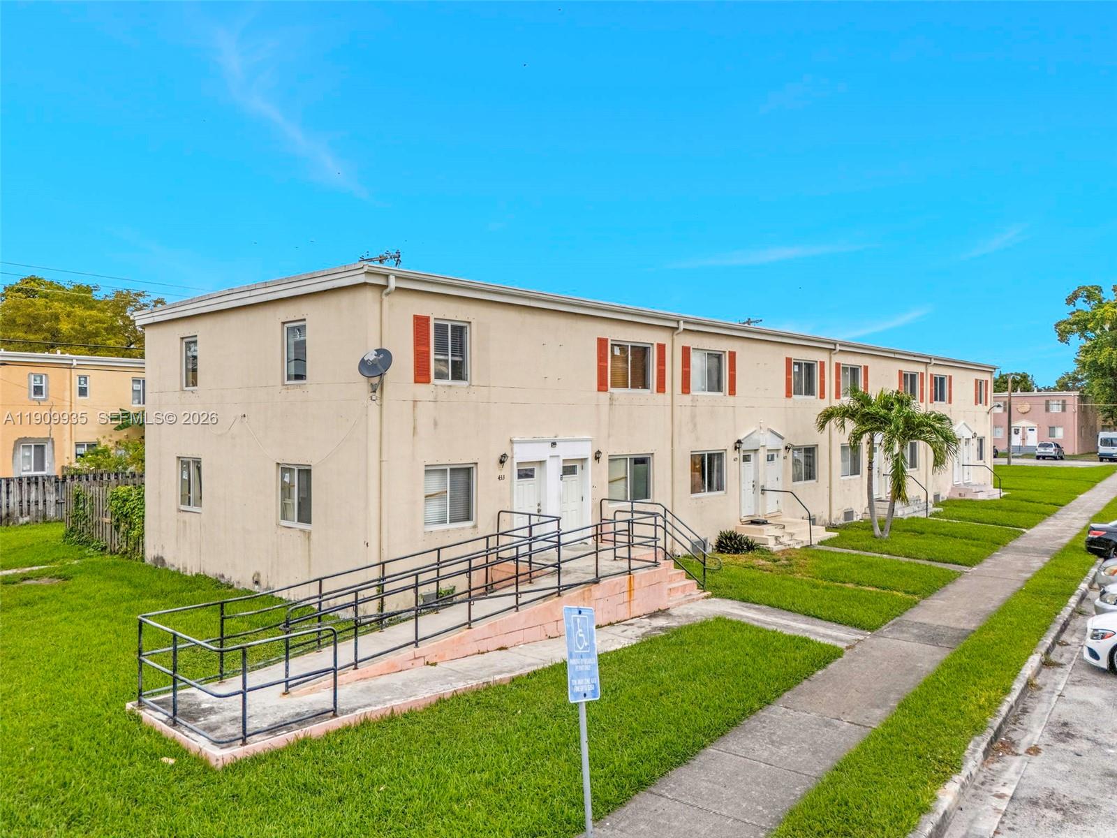 SUNSET PALM VILLAS CONDO - Residential