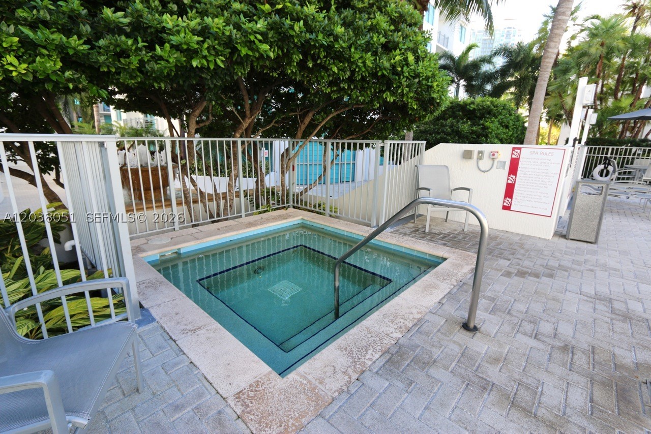 THE COSMOPOLITAN RESIDENC - Residential Lease