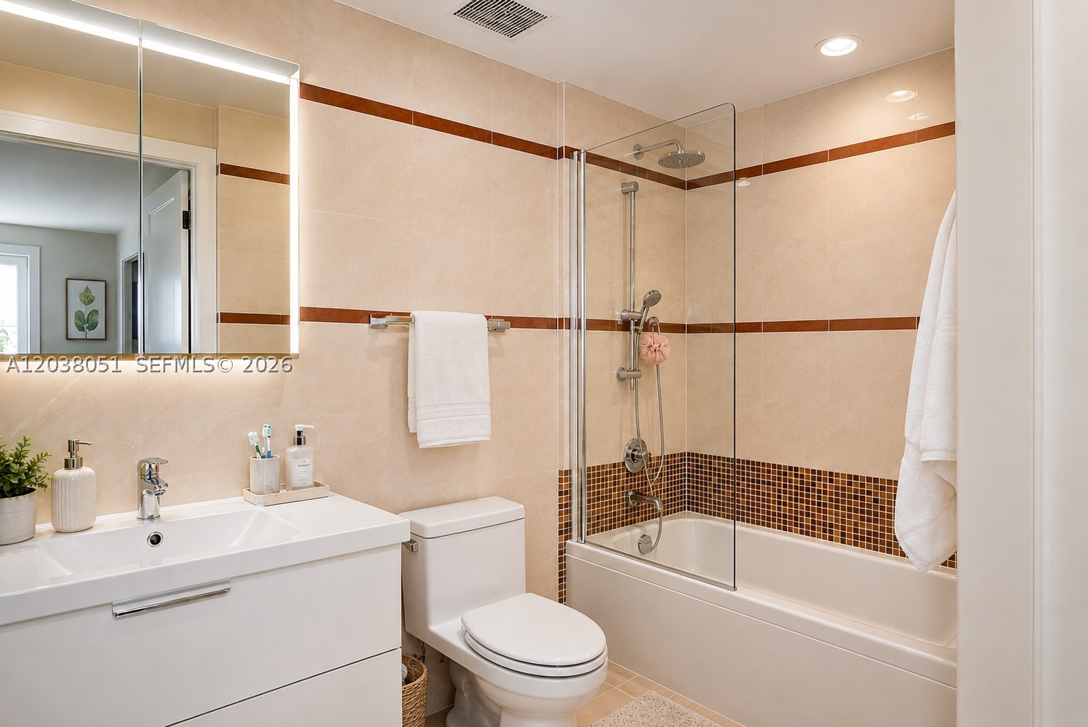 THE COSMOPOLITAN RESIDENC - Residential Lease