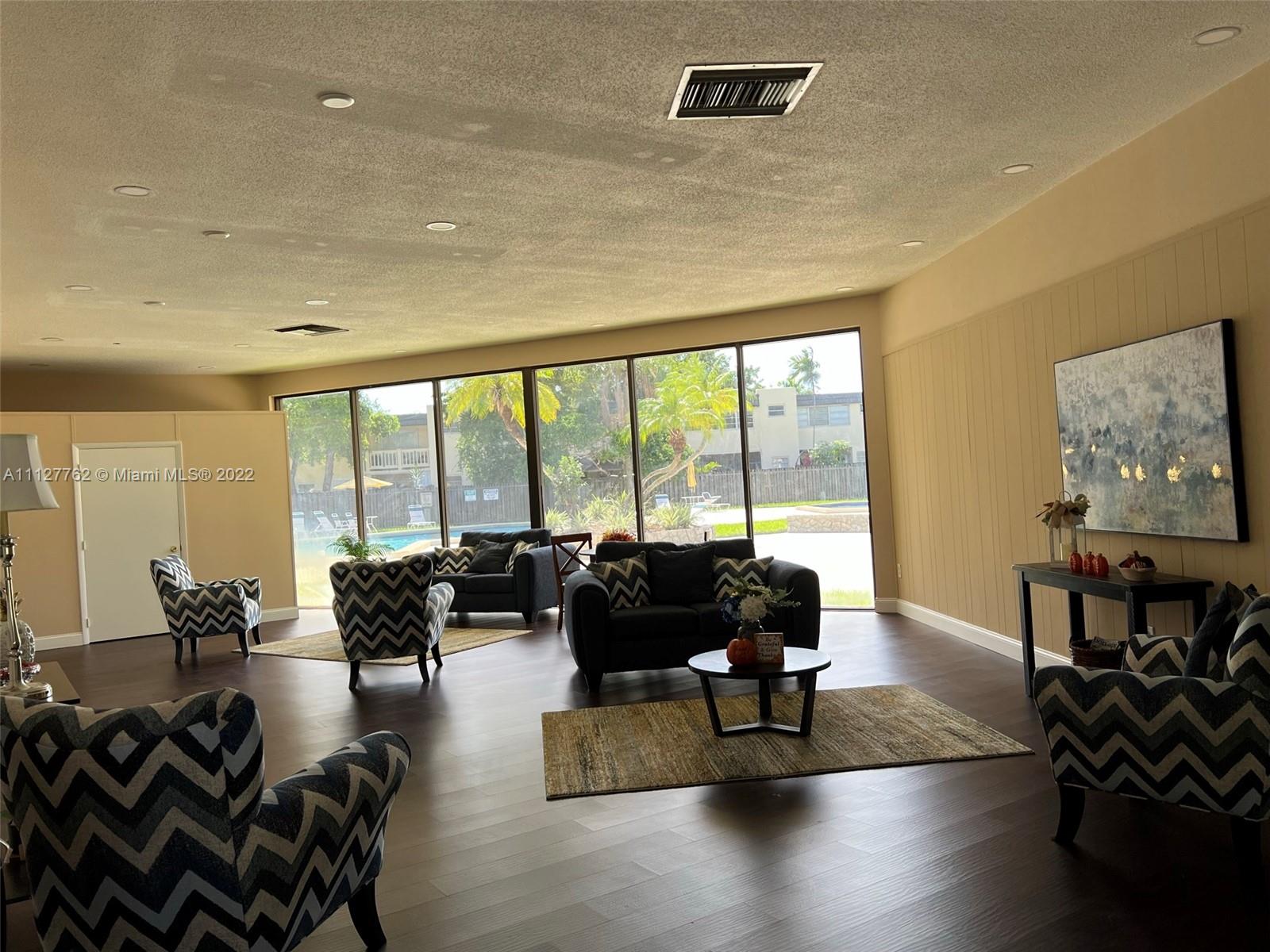 KENDALE LAKES TOWNHOUSE C - Residential