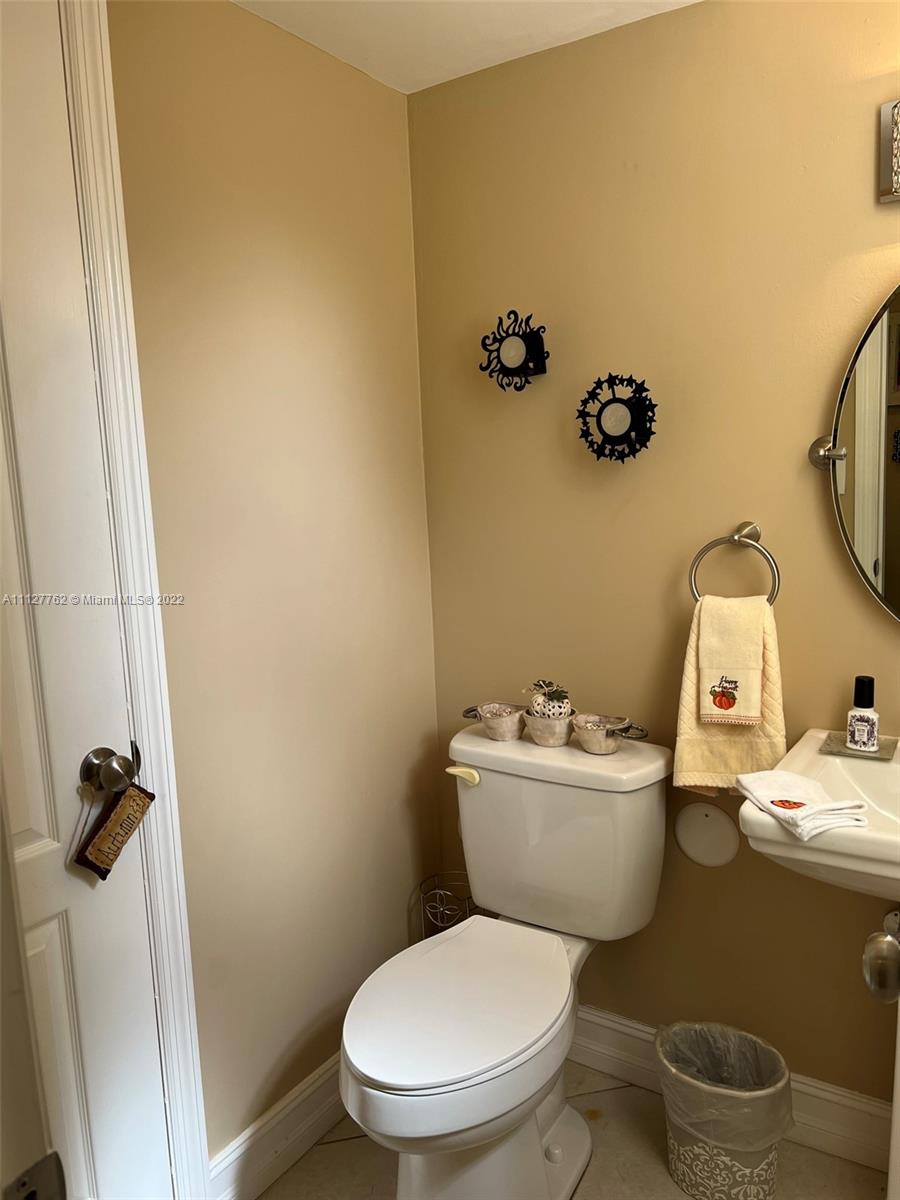 KENDALE LAKES TOWNHOUSE C - Residential