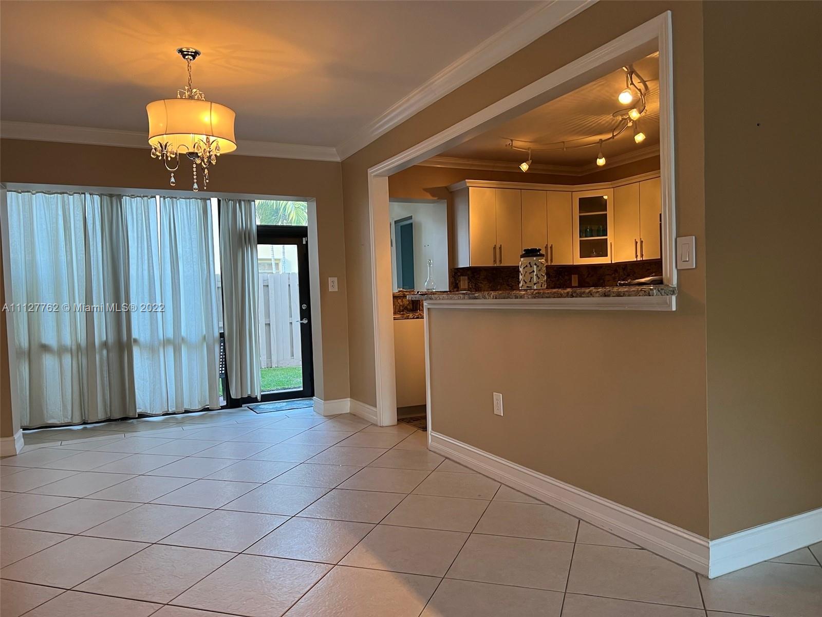 KENDALE LAKES TOWNHOUSE C - Residential