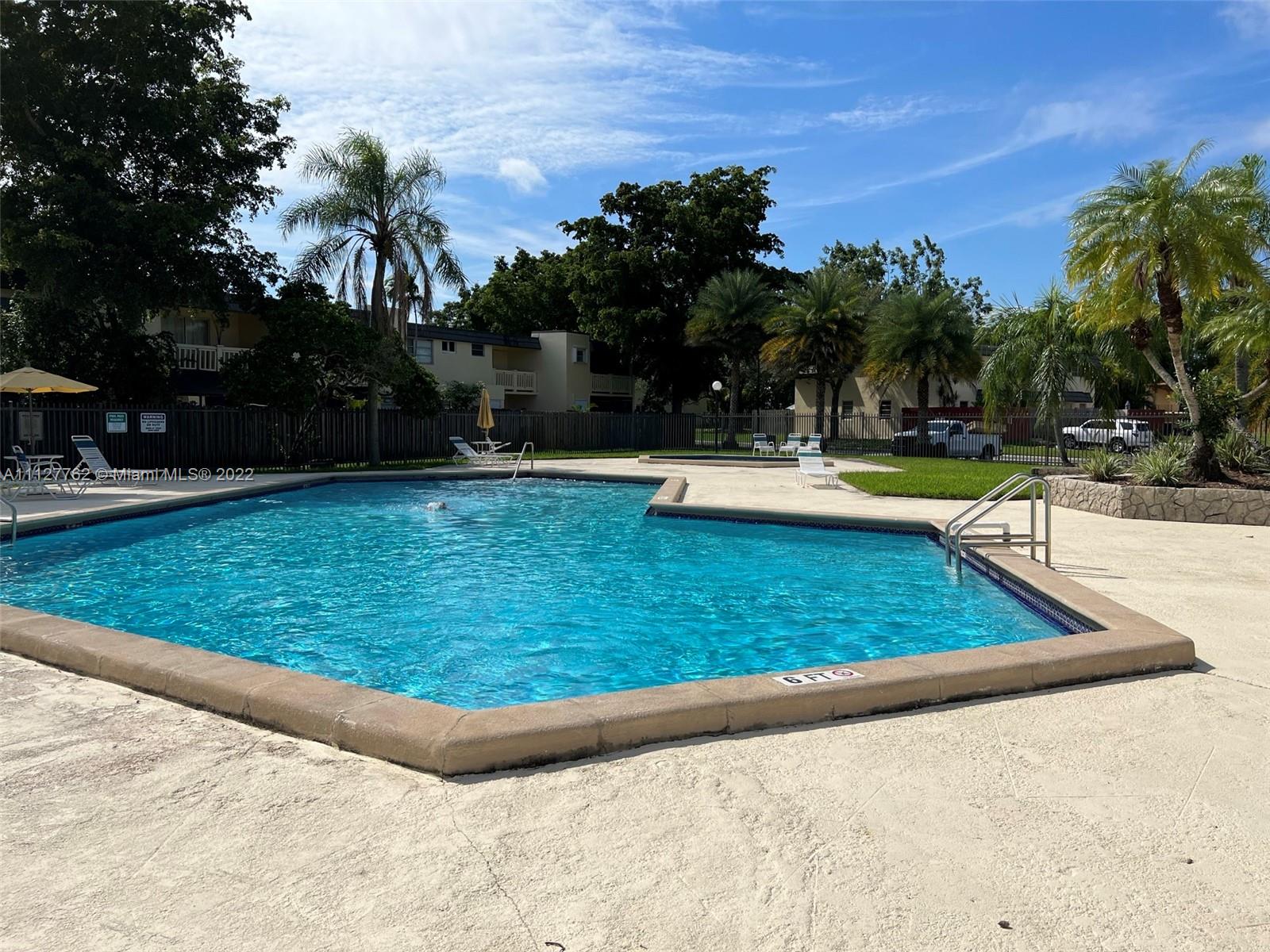 KENDALE LAKES TOWNHOUSE C - Residential
