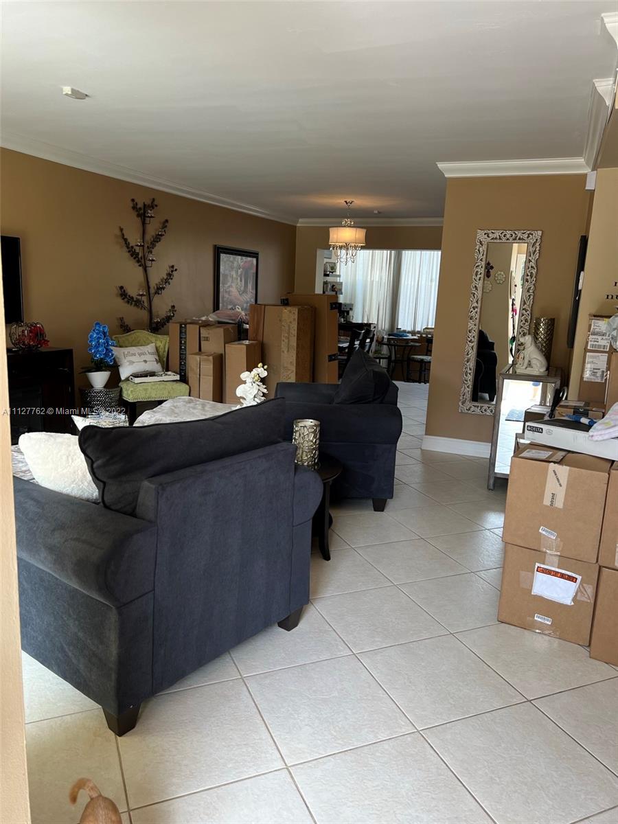 KENDALE LAKES TOWNHOUSE C - Residential