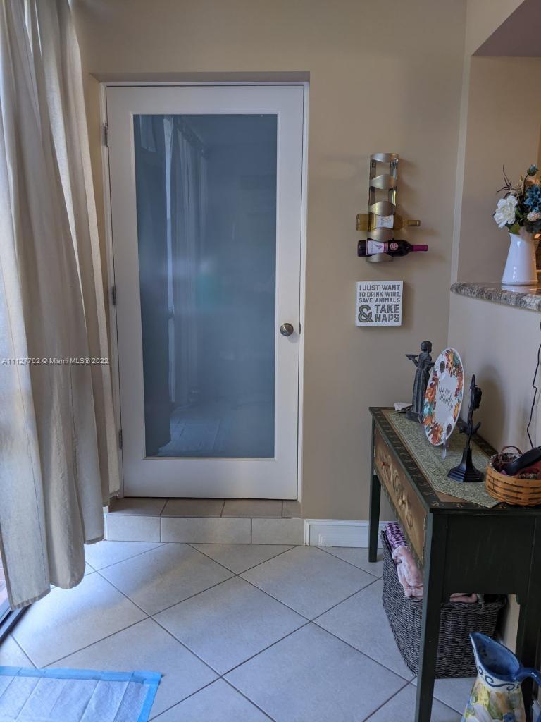 KENDALE LAKES TOWNHOUSE C - Residential