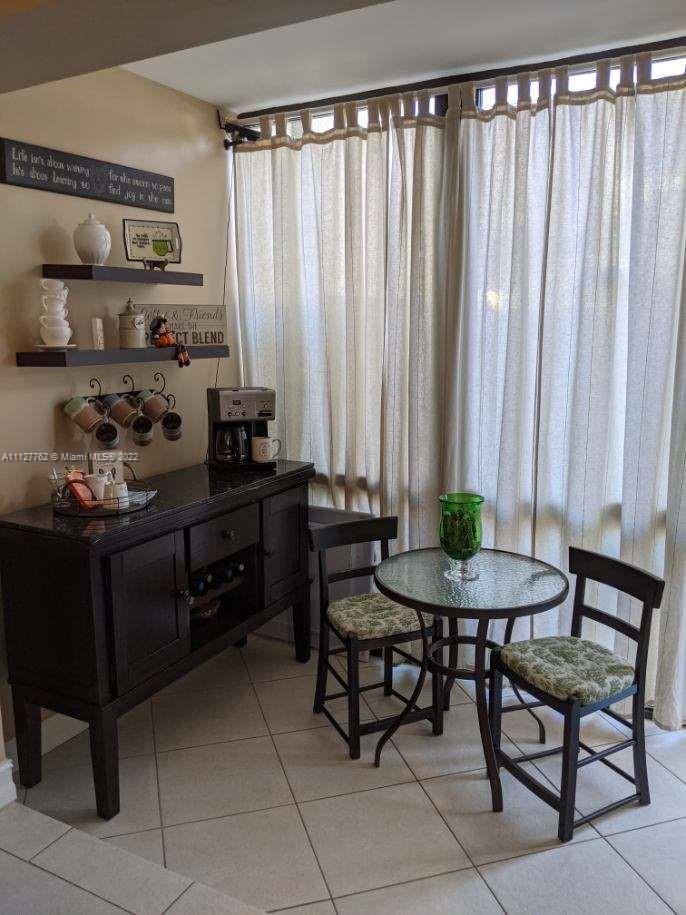 KENDALE LAKES TOWNHOUSE C - Residential
