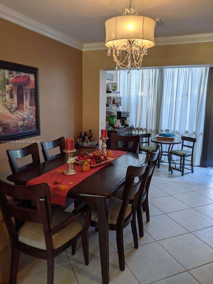 KENDALE LAKES TOWNHOUSE C - Residential