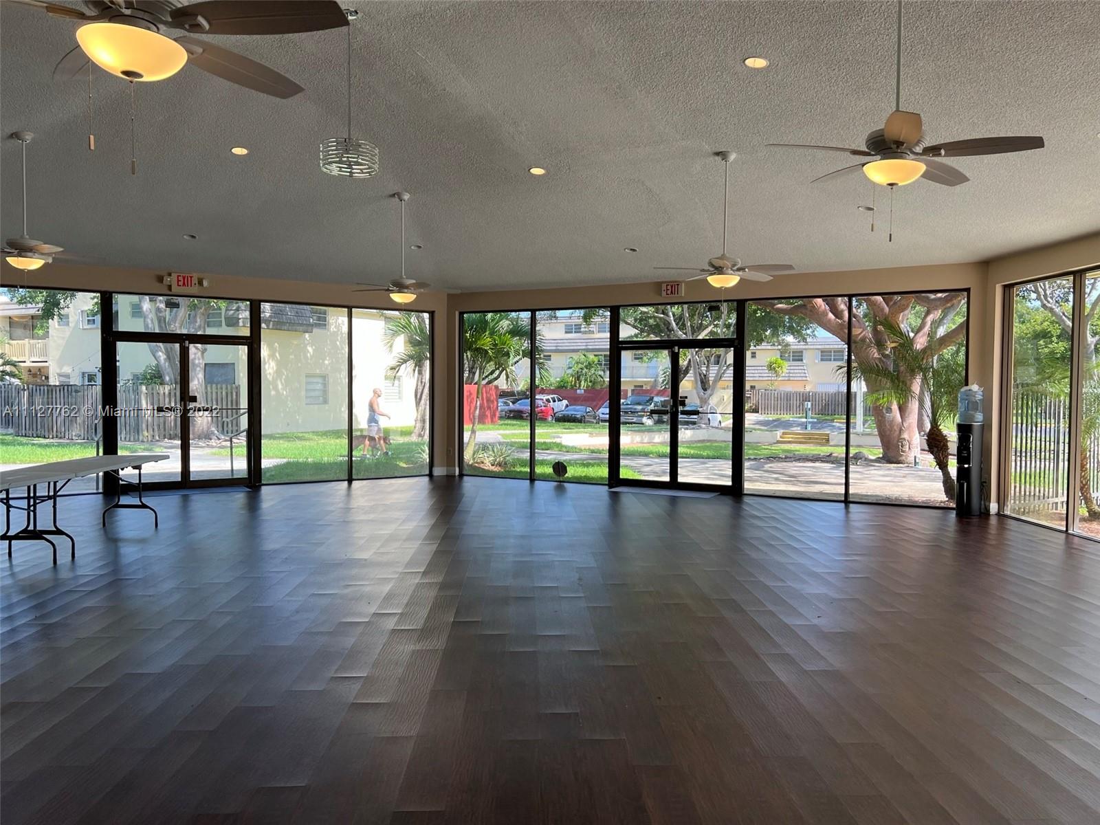 KENDALE LAKES TOWNHOUSE C - Residential