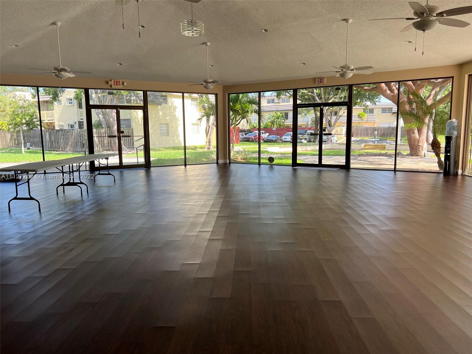 KENDALE LAKES TOWNHOUSE C - Residential
