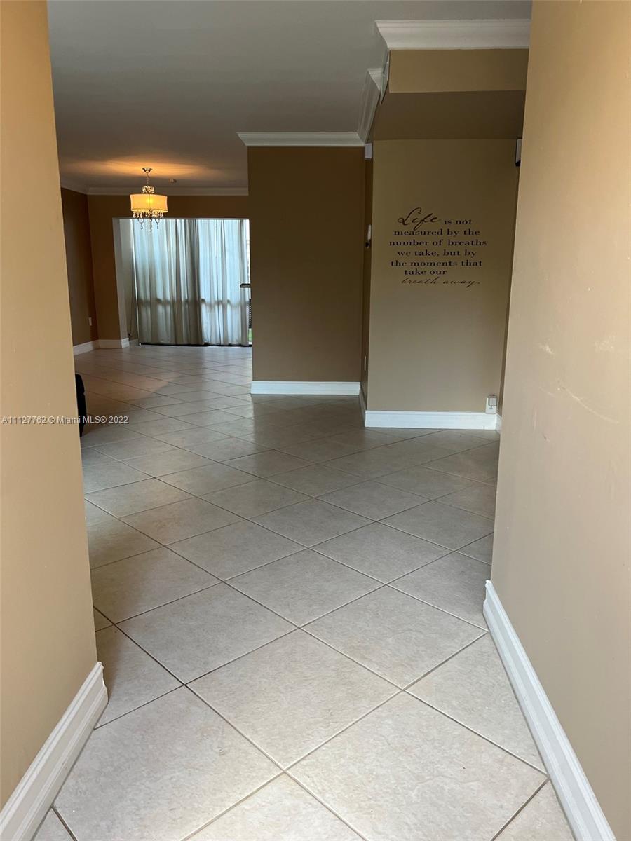 KENDALE LAKES TOWNHOUSE C - Residential