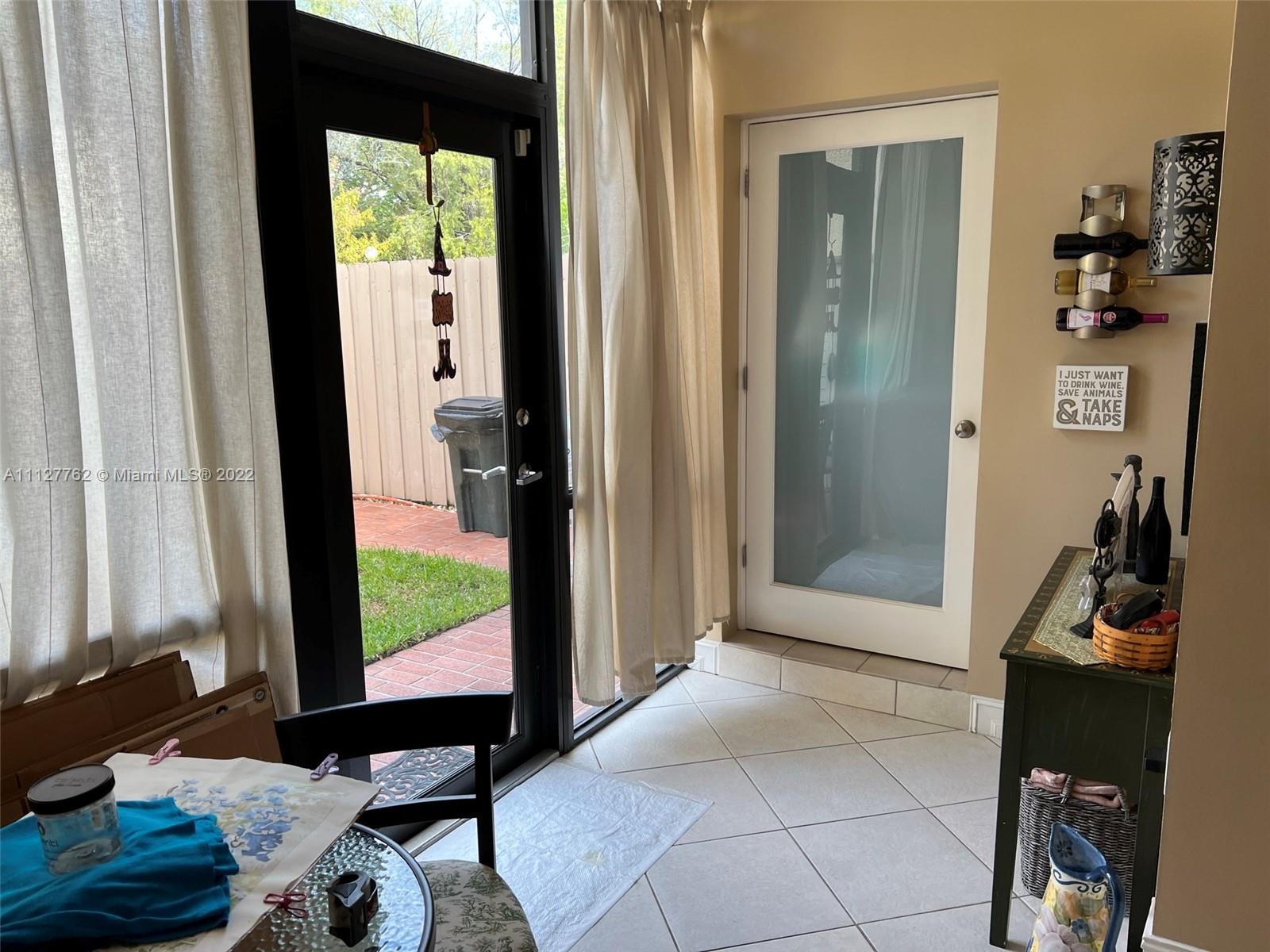 KENDALE LAKES TOWNHOUSE C - Residential