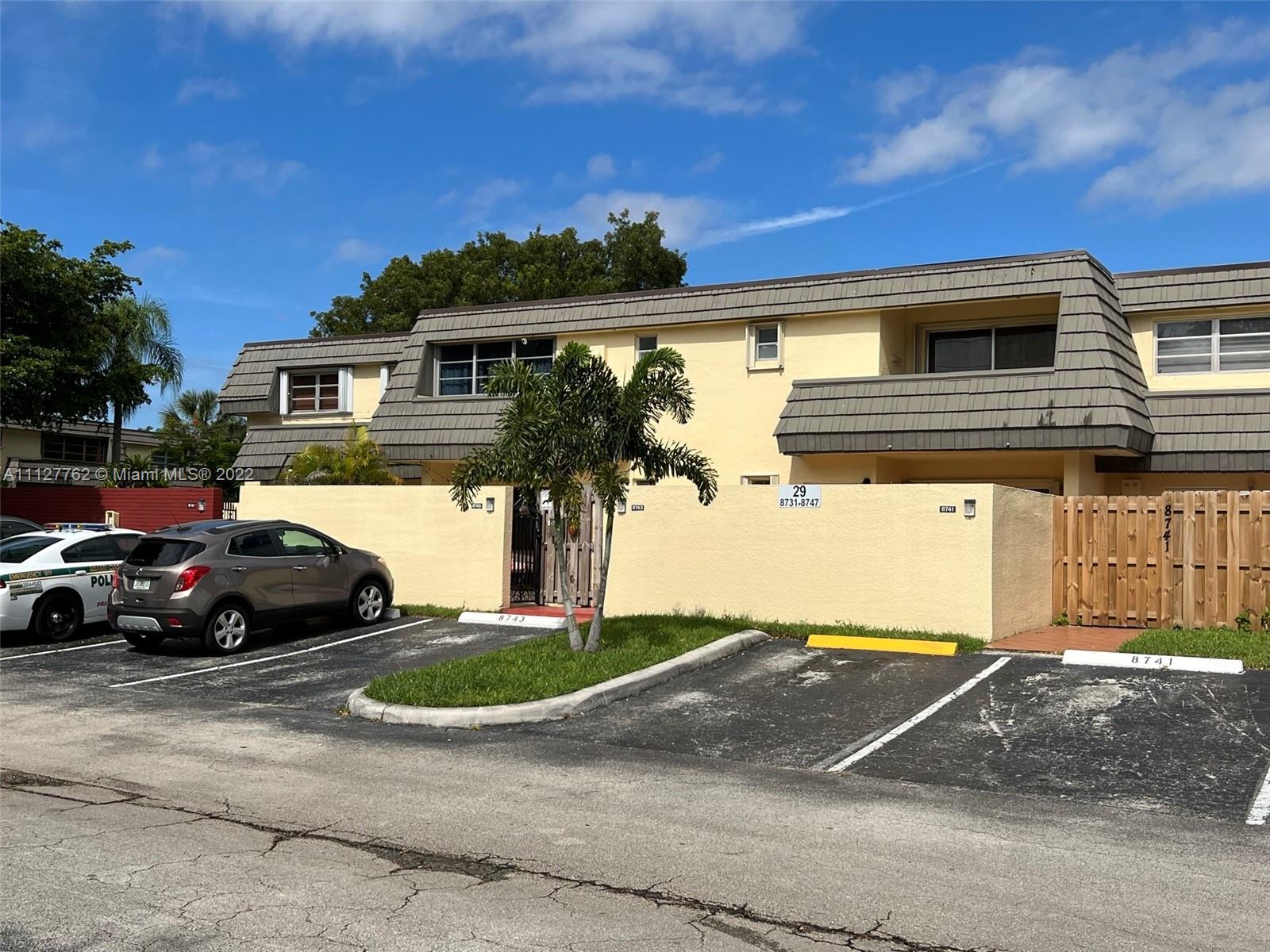 KENDALE LAKES TOWNHOUSE C - Residential