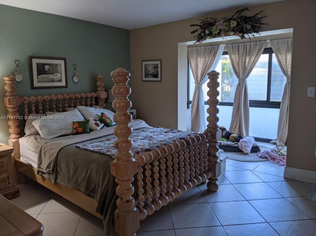 KENDALE LAKES TOWNHOUSE C - Residential