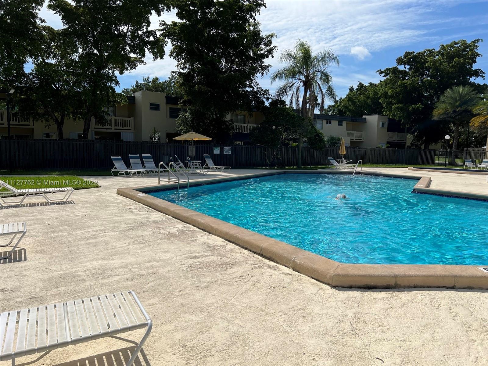 KENDALE LAKES TOWNHOUSE C - Residential