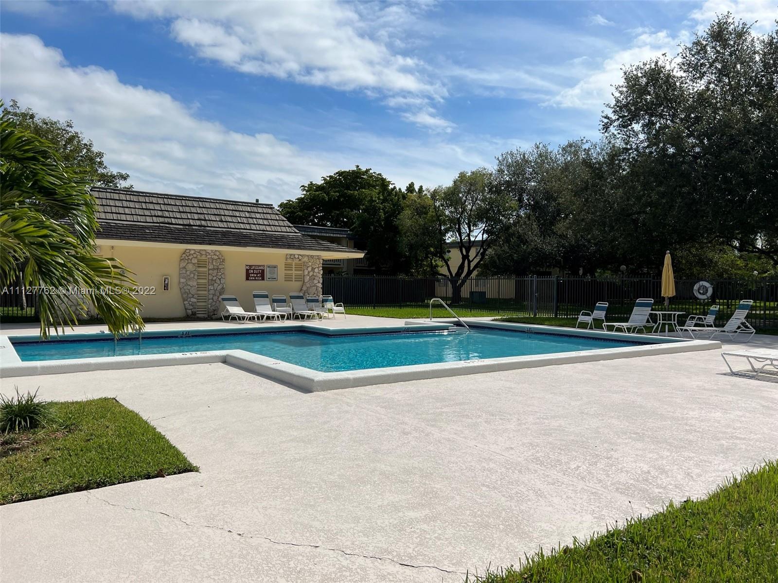 KENDALE LAKES TOWNHOUSE C - Residential