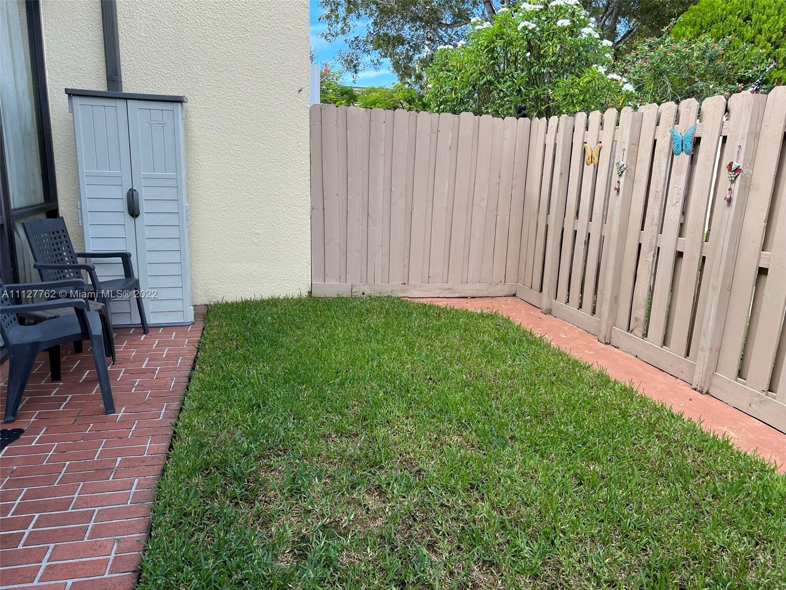 KENDALE LAKES TOWNHOUSE C - Residential
