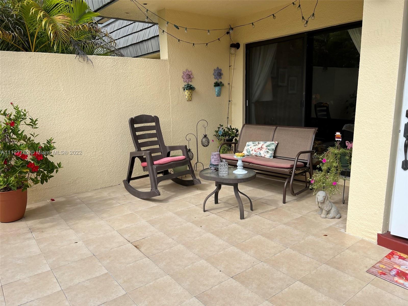 KENDALE LAKES TOWNHOUSE C - Residential