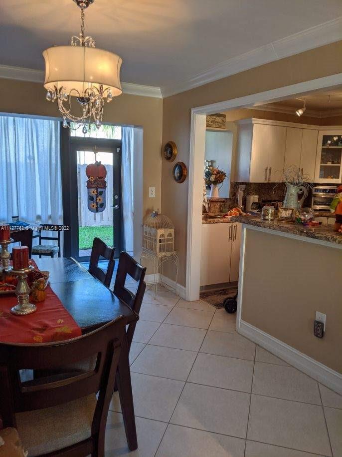 KENDALE LAKES TOWNHOUSE C - Residential
