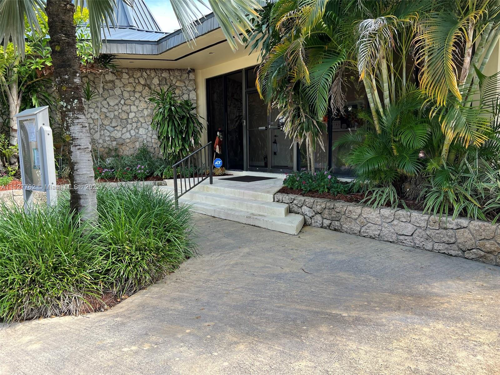 KENDALE LAKES TOWNHOUSE C - Residential