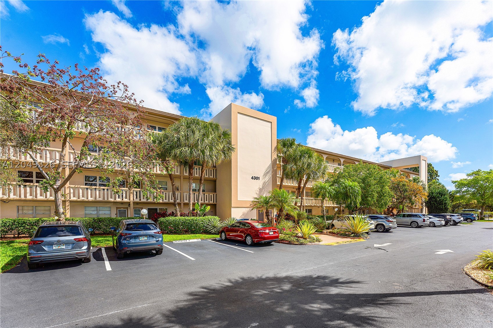 MARTINIQUE VILLAGE II F C - Residential