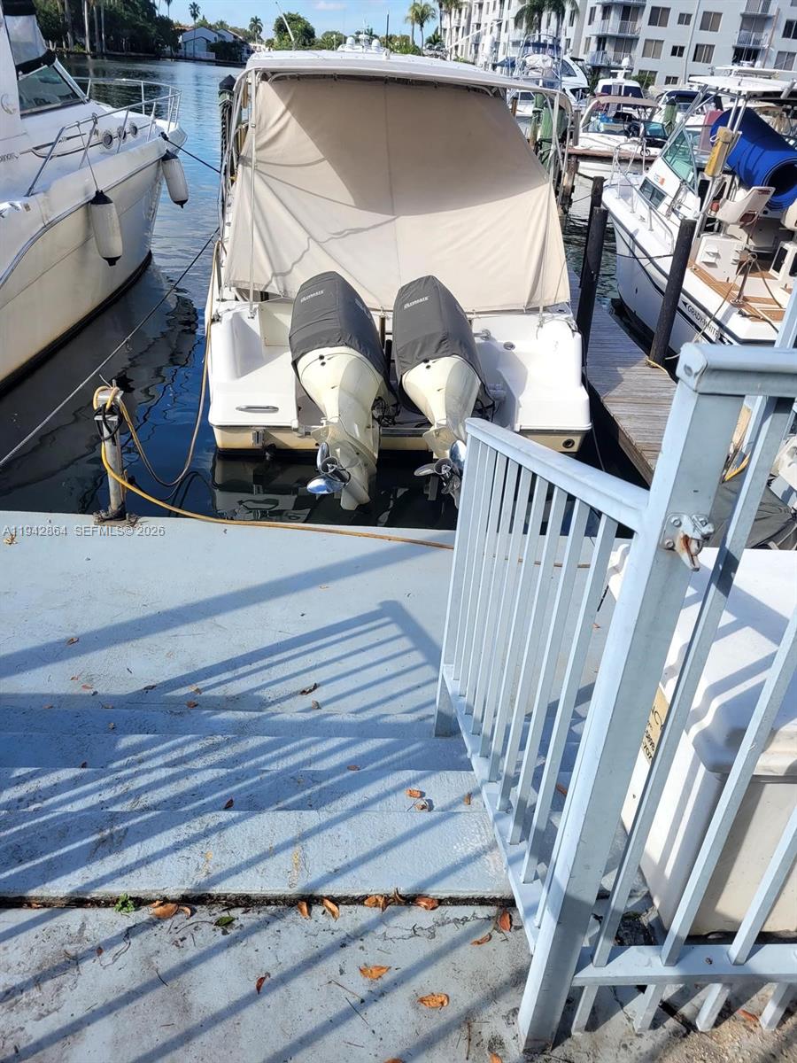 RIVER RUN YACHT CLUB COND - Land