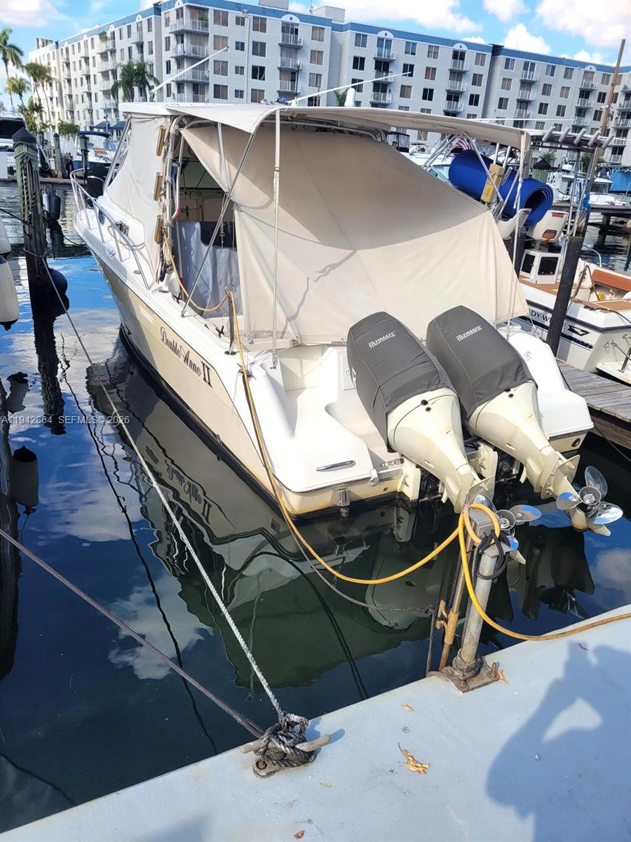 Most reasonably priced dock space in Miami-Dade County area.  Dock space is 33 feet, suitable for a 30-foot boat.
Seller Financing: 30% DWN, 20 YR AMORT, 7 YR BALOON 7.5% INTEREST ONLY MONTLY.