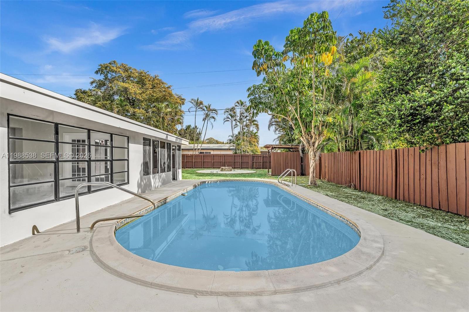 SHERWOOD FOREST - Residential Lease